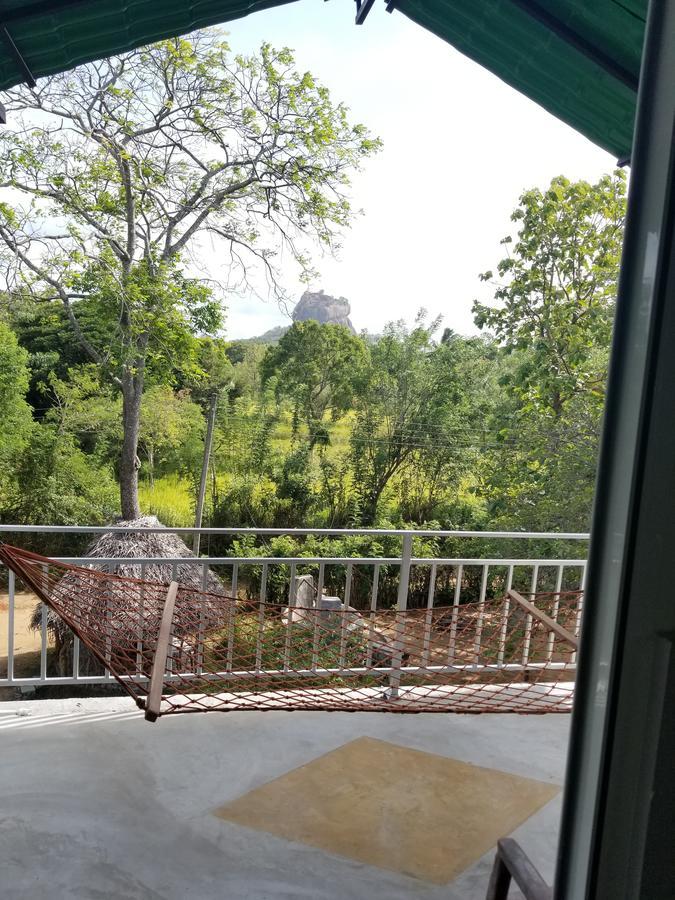 ホテル Sigiriya Rock Hide エクステリア 写真