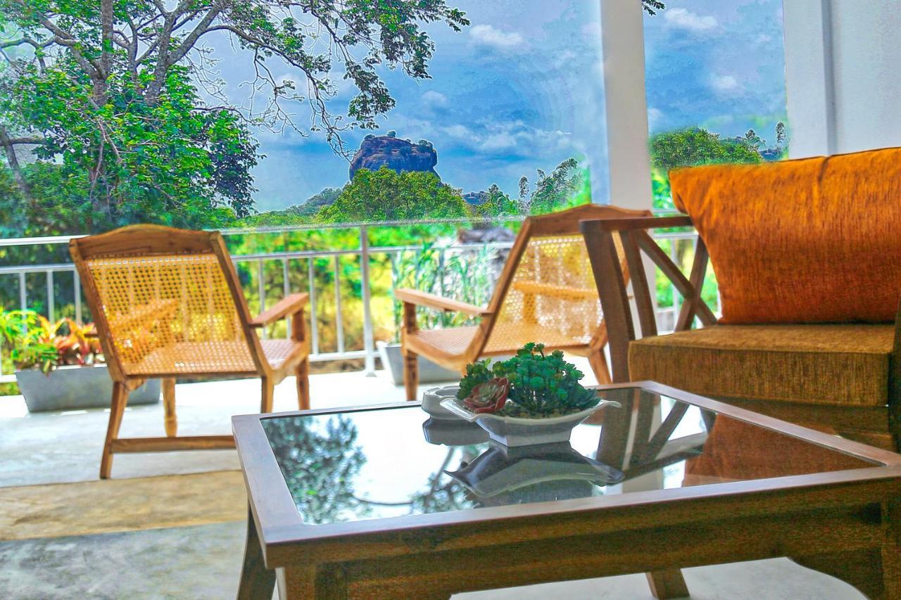 ホテル Sigiriya Rock Hide エクステリア 写真