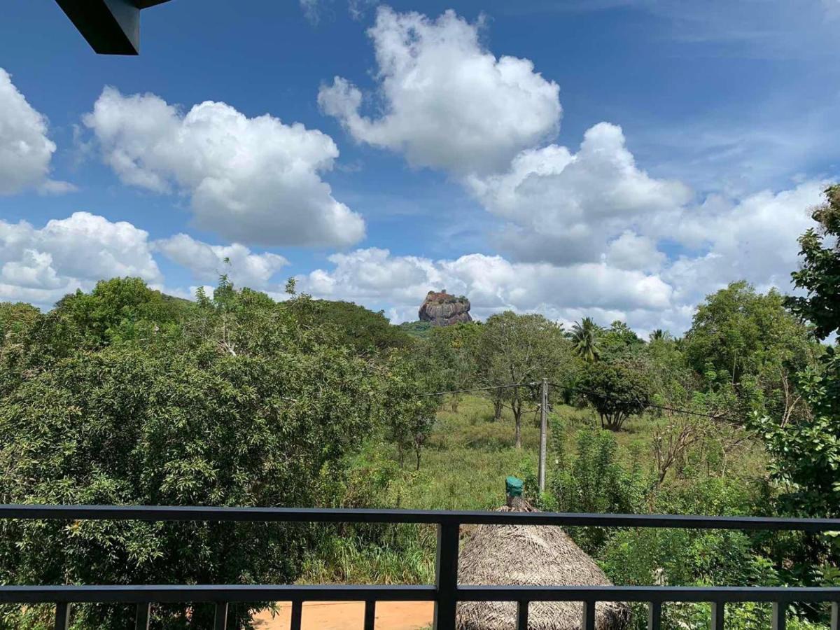 ホテル Sigiriya Rock Hide エクステリア 写真