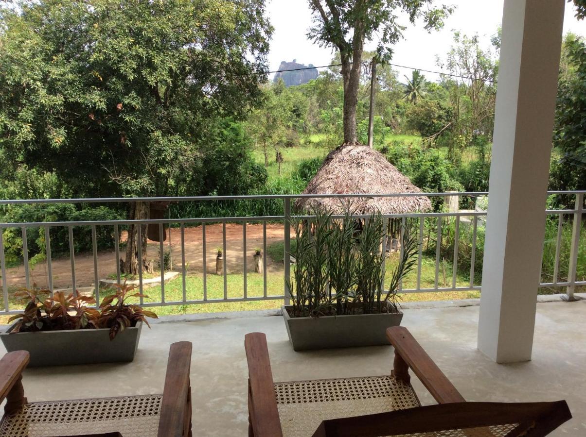 ホテル Sigiriya Rock Hide エクステリア 写真